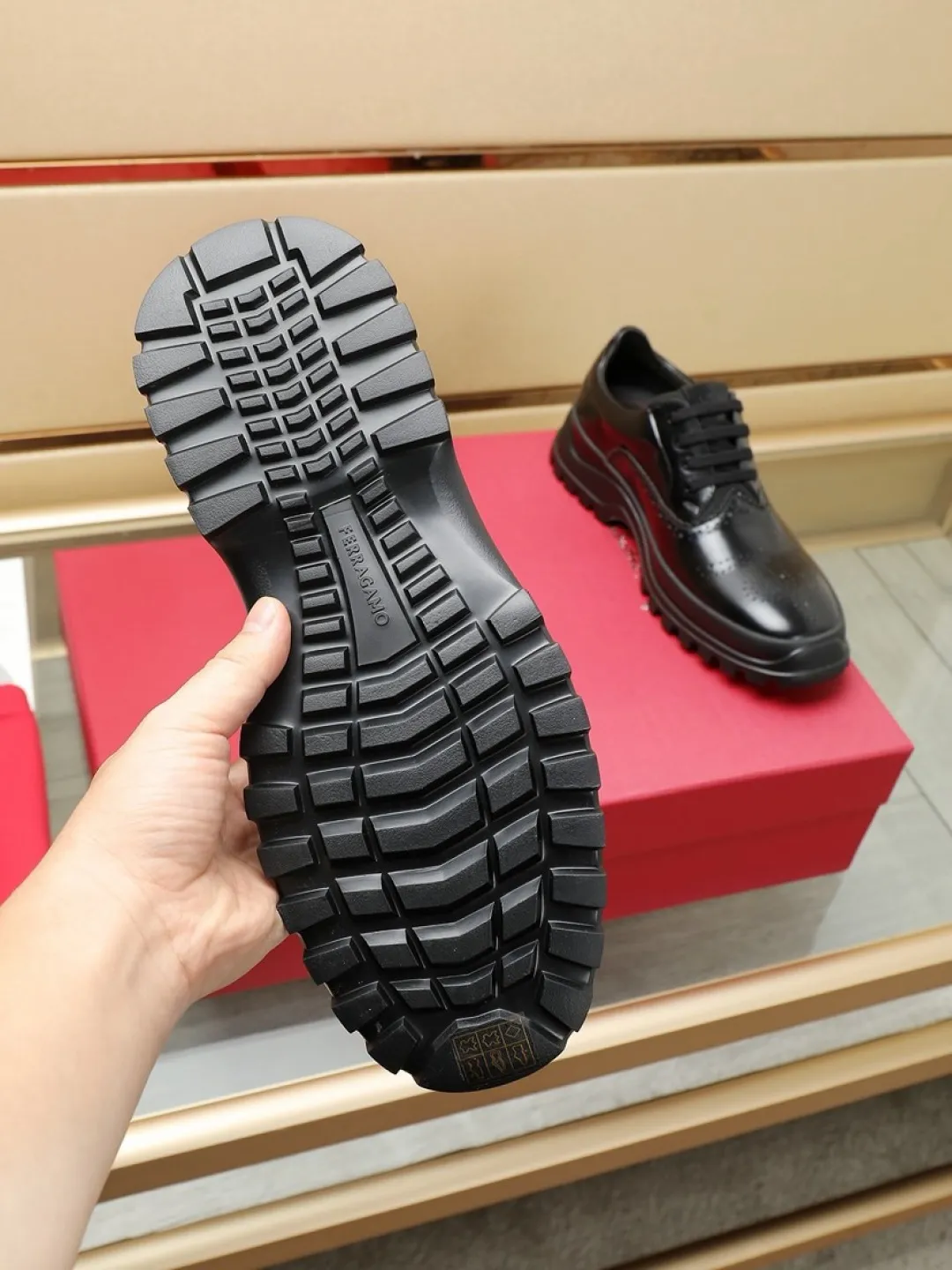 Factory P680💰🔥《Ferragamo》👏Latest•High-end top brand luxury~purchasing agent, top~quality. New fashionable business men's shoes 🔜The uppers are made of original first-layer open-edge beaded cowhide➕cowhide·lining, with fine workmanship. The original stylish and soft combination wear-resistant and non-slip outsole is light and comfortable on the feet. The real thing looks better in real photos. Number of yards: 38--44 (45 and 46 can be customized)